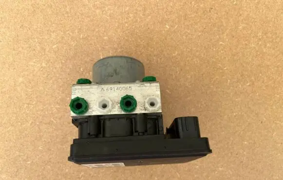 Mercedes-Benz C W205 ABS Pump A2059006544