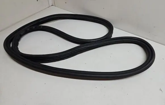 BMW 2 F45 Trunk rubber seal (body) 7440480