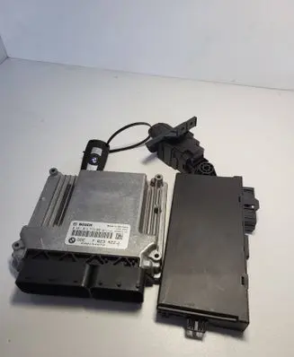 BMW 1 E81 E87 Engine control unit/module 7823422
