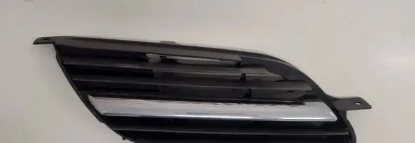 Nissan Almera Tino Front bumper lower grill 981M020 62320BU 6232BU000