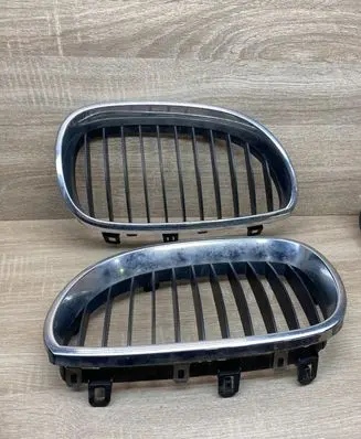 BMW 5 E60 E61 Front bumper upper radiator grill 7065702 7065701