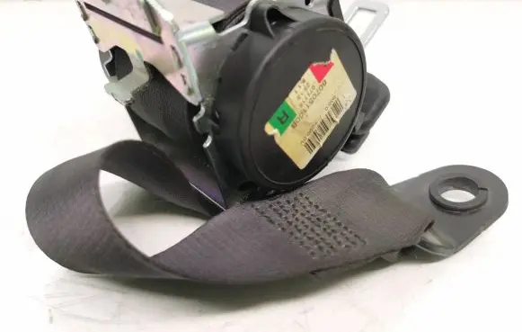 Mini One - Cooper Clubman R55 Rear seatbelt 607051100B 071115