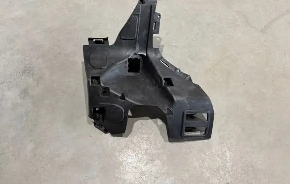 Volvo XC40 Front bumper mounting bracket 31449363