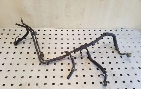 Toyota Avensis T220 Engine coolant pipe/hose