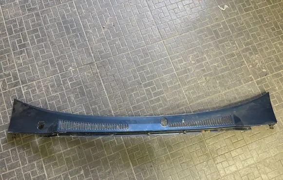 Nissan Patrol Y61 Wiper trim