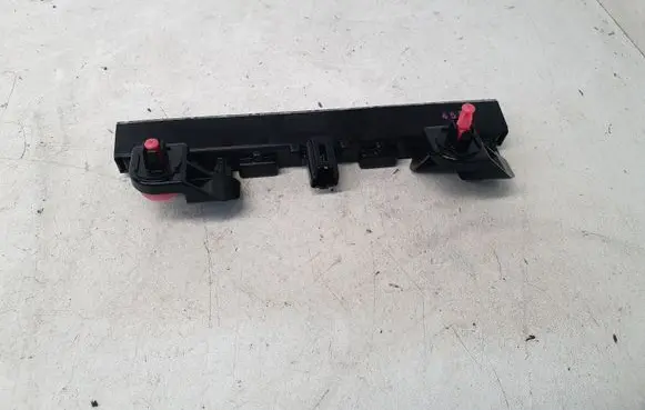 Toyota Auris E180 Third/center stoplight 8157005100 12584