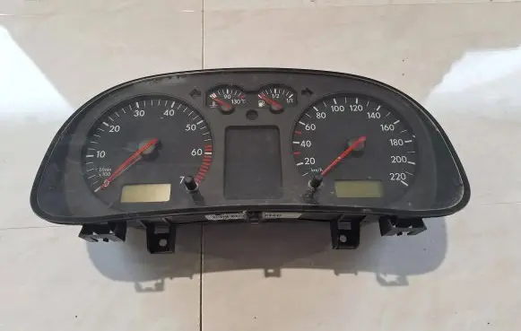 Volkswagen Golf IV Speedometer (instrument cluster) 1J0919860 00380110648014 0263604001