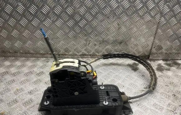Volkswagen PASSAT B7 Gear shifter/selector 3C1713025H