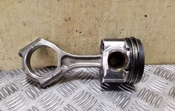 Subaru Outback Piston with connecting rod B3WQWQ