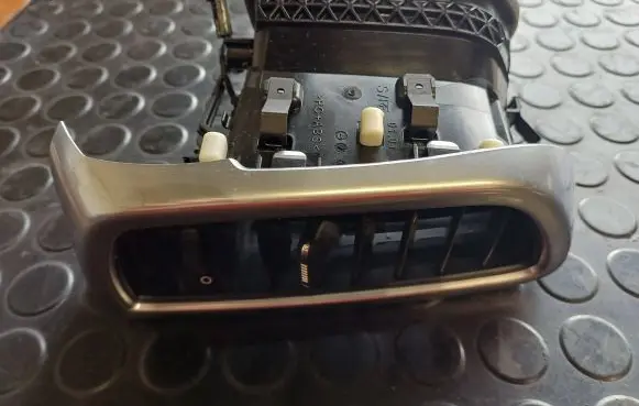 Porsche Cayenne (92A) Dash center air vent grill 7P5819704D 4590022101 503454