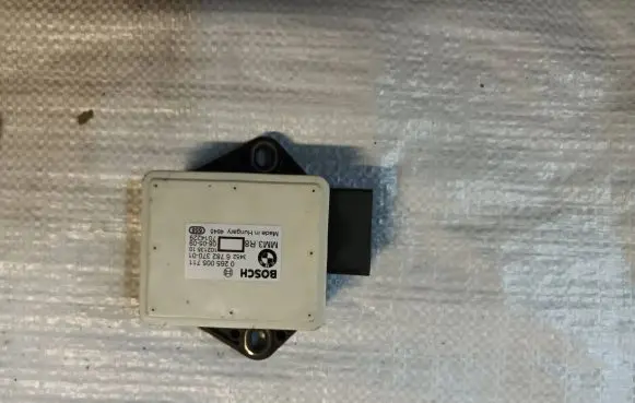 BMW 3 E90 E91 ESP acceleration yaw rate sensor 6782370