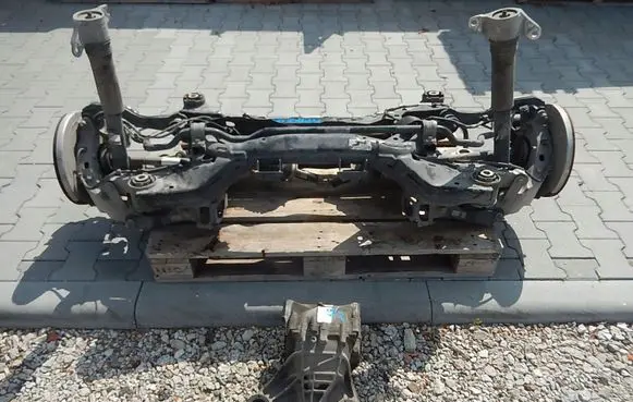 Jaguar F-Pace Rear axle beam with reductor 