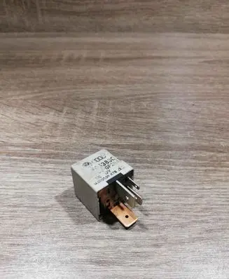 Volkswagen PASSAT B5.5 Other relay 191906383C 167 WHITE