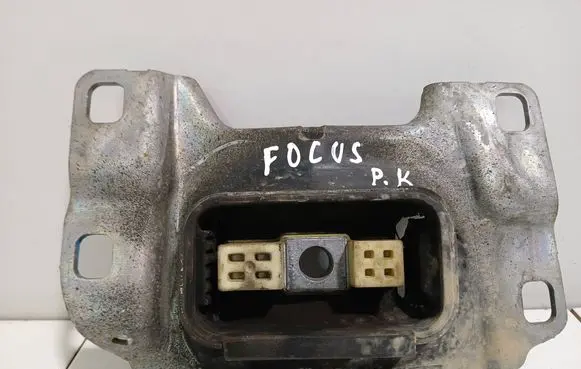 Ford Focus Engine mount bracket V61-7M121