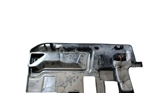 Volkswagen Touareg I Dashboard lower bottom trim panel 7L0819667