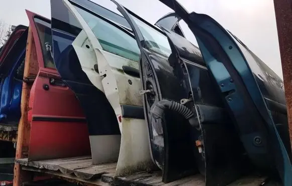 Ford Escort Rear door baltos