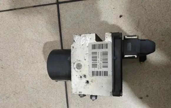 Peugeot 407 ABS Pump 9661702380 S118676001O 15710605
