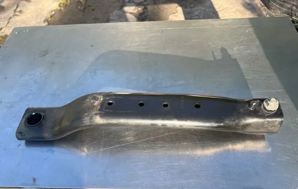 Mercedes-Benz Sprinter W907 W910 Engine mounting bracket A9063300105 339336 A9070022999