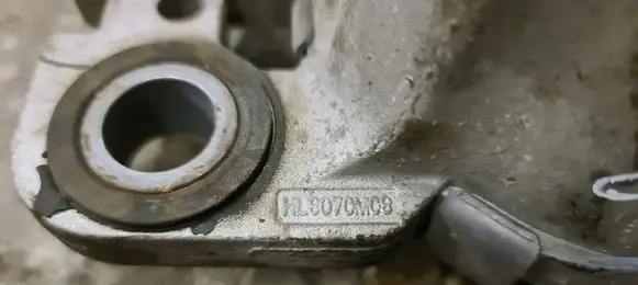 Volvo XC60 Engine mount bracket HL6070M08