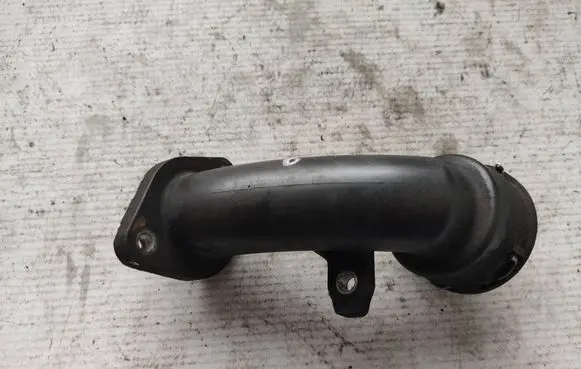 Engine coolant pipe/hose