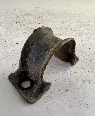 Ford Explorer Sway bar bush bracket, front 