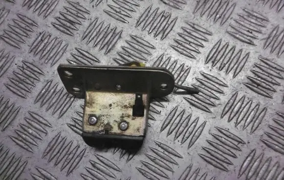 Mitsubishi Carisma Engine bonnet/hood lock/latch loop/hook 