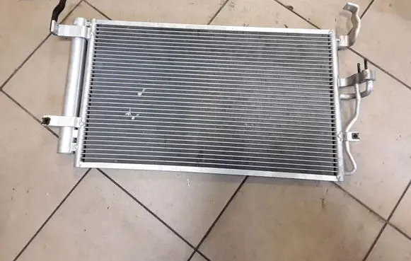 Hyundai Tiburon Air conditioning (A/C) fan (condenser) NOCODE