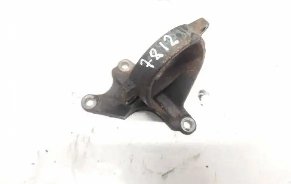 Toyota Verso Engine mounting bracket