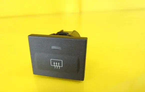 Ford Focus C-MAX Windscreen/window heater switch 3M5T18C621AD