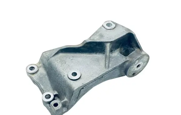 Cadillac SRX Generator/alternator bracket 12565095