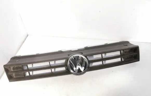 Front bumper upper radiator grill