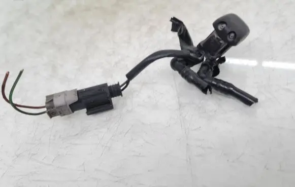 BMW 5 E39 Windshield washer spray nozzle 61668361042 8361042