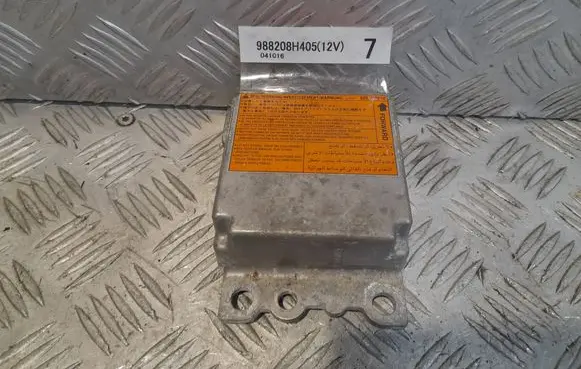 Nissan X-Trail T30 Airbag control unit/module 988208H405 041016