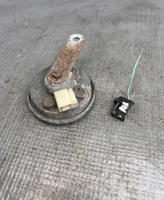 Toyota Avensis T220 Horn signal