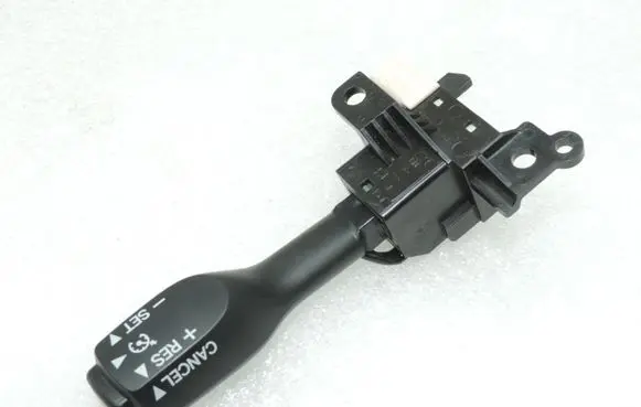 Toyota Avensis T270 Steering wheel buttons/switches