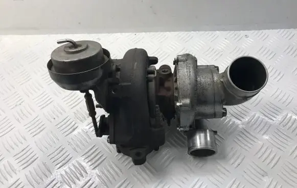 Toyota Corolla Verso AR10 Turbo 172010R020 0502130042 0502130047