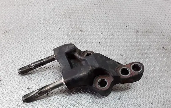 Mazda 6 Engine mounting bracket