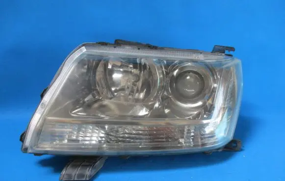 Suzuki Grand Vitara II Headlight/headlamp