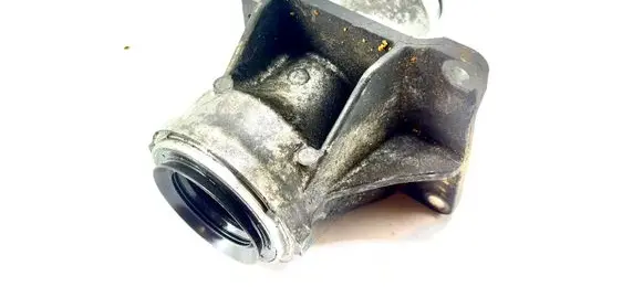 BMW 7 F01 F02 F03 F04 Driveshaft support bearing bracket 7588949