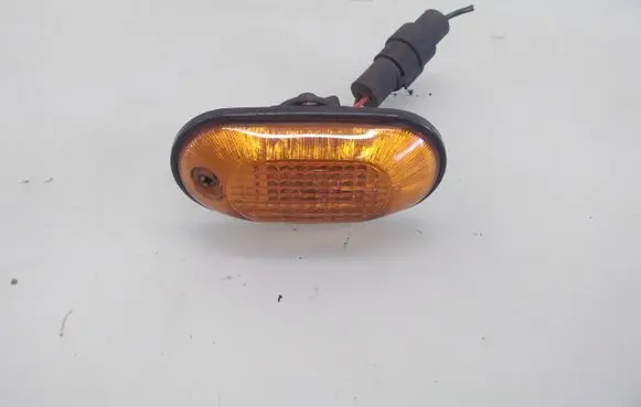 Hyundai Galloper Front fender indicator light