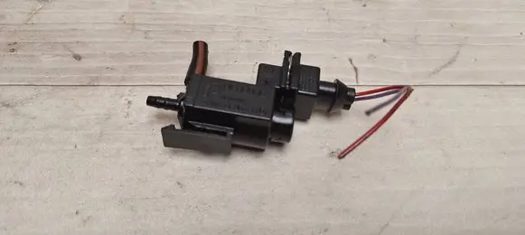 BMW 5 E60 E61 Turbo solenoid valve 72234100 1742712