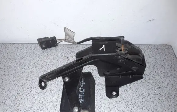 BMW 5 E39 Tailgate window lock/catch/latch 8238469 8384069