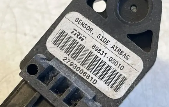 Toyota Avensis T250 Airbag deployment crash/impact sensor 8983105010 279300681D