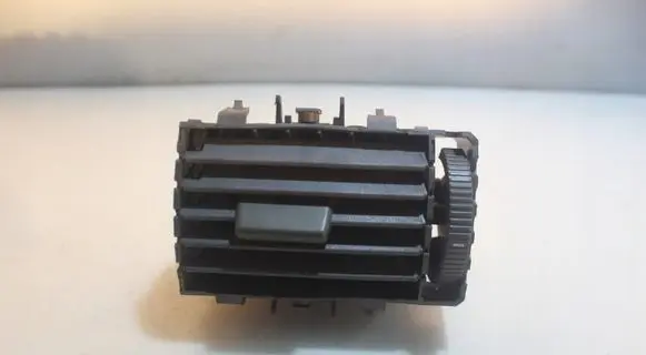 Skoda Octavia Mk1 (1U) Dashboard air vent grill cover trim 