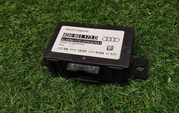 Audi A6 S6 C5 4B Alarm control unit/module 4D0951173D