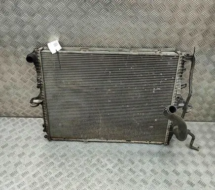 Audi Q7 4L Coolant radiator 7L0121253A