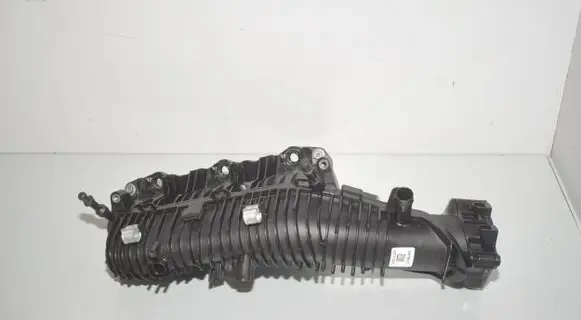 BMW X1 U11 Intake manifold 8487588 11618487588