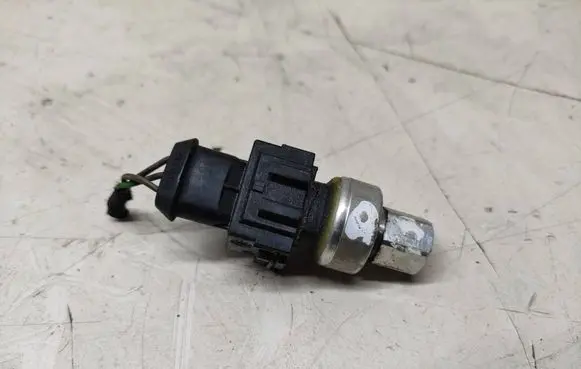 Volvo XC60 Air conditioning (A/C) pressure sensor 977929