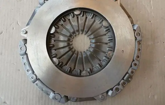 Ford Mondeo Mk III Pressure plate 3082001517-T