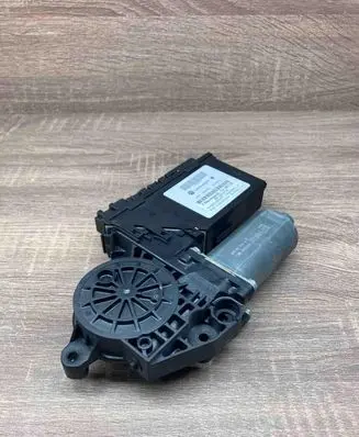 Volkswagen Phaeton Front door window regulator motor 3D1959702D E840311002